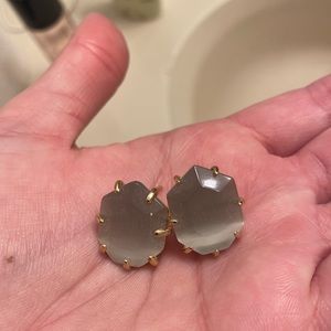 Gray Kendra scott stud earrings